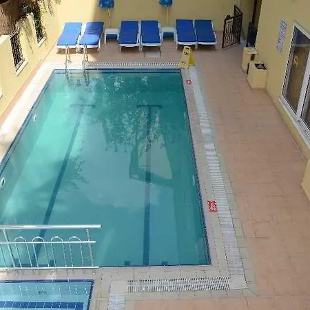 Azak Apartahotel 3*